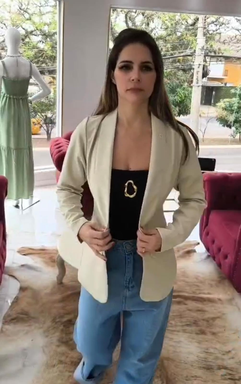 Blazer em Linho Alfaiataria Monic