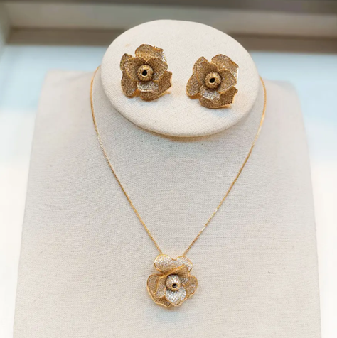 Conjunto Rosas Metal Zircônia