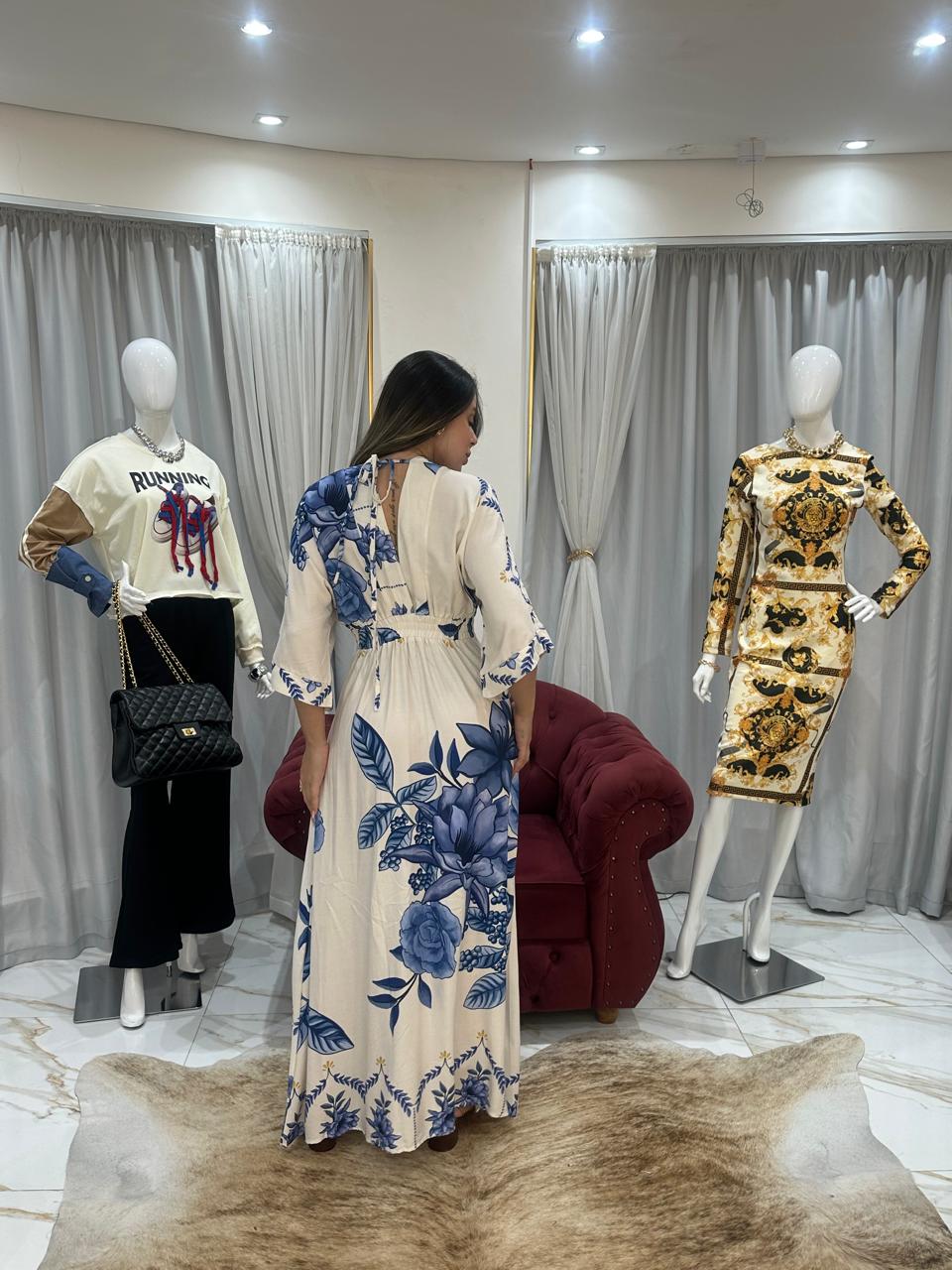 Vestido Longo Flores e Encanto